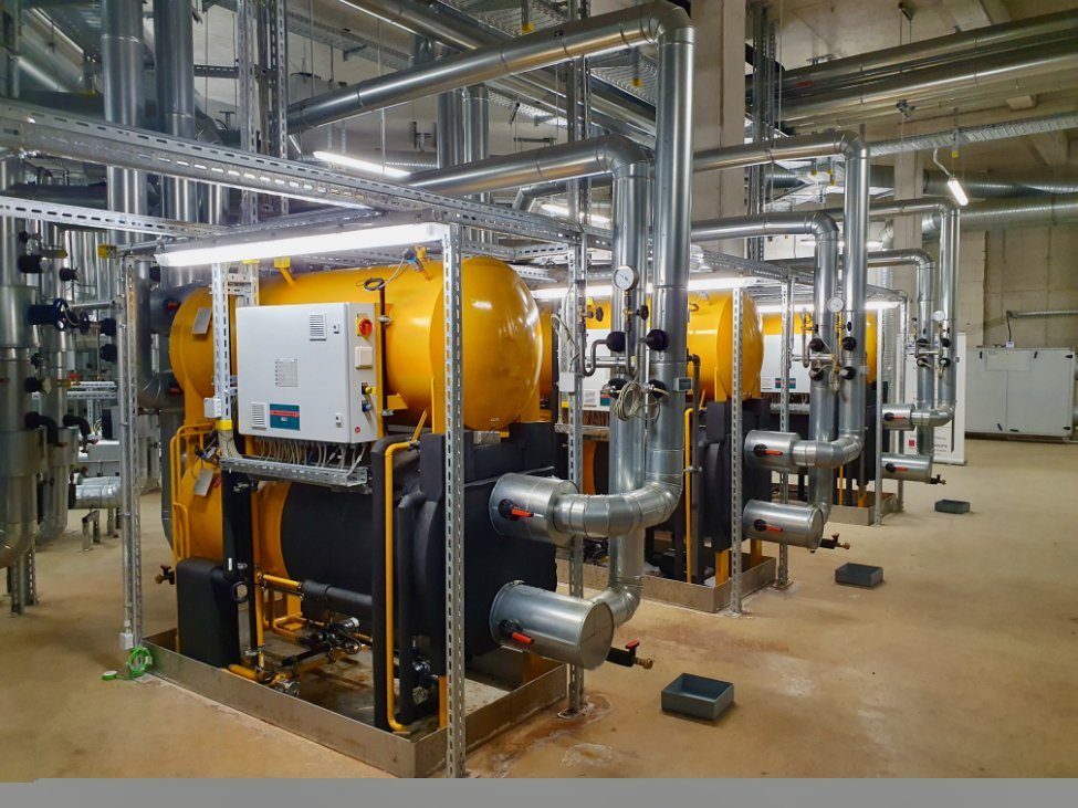 Central chillers in the Karlsruhe plant room